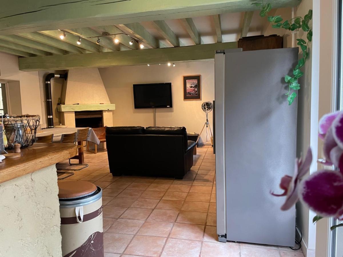 Ferme Gite Equestre En Charente Confolens Exterior foto